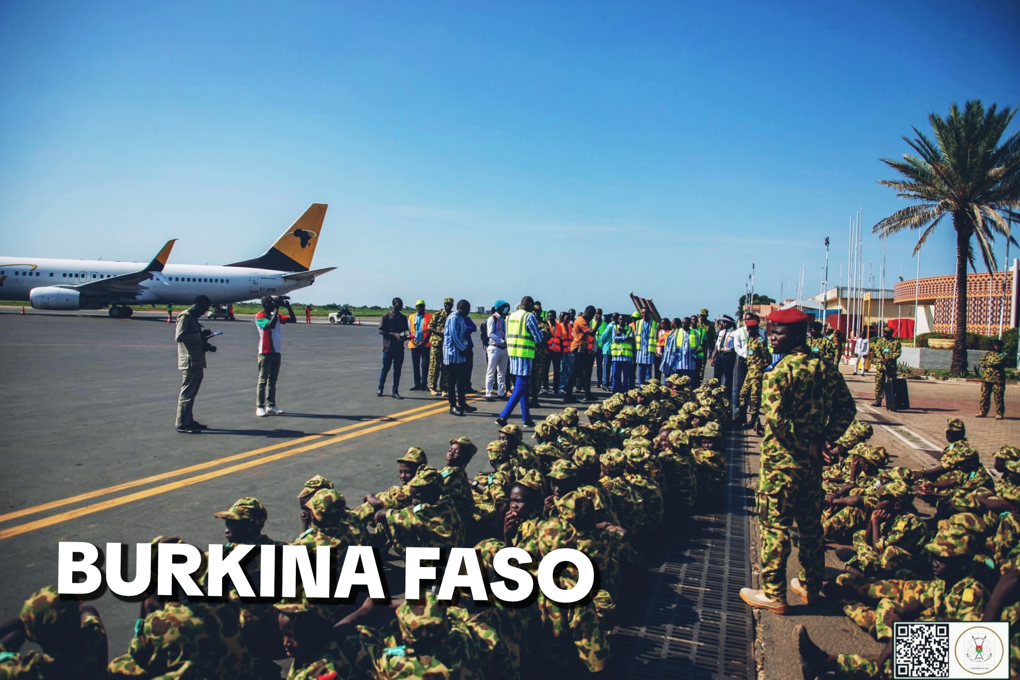 Les campeurs de camp vacances Faso Mêbo visite l'Aéroports et le mémorial Thomas Sankara